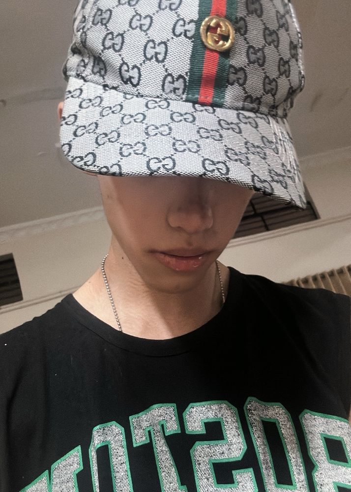 Gucci Cap And Guess Tshirt Combo(Original)