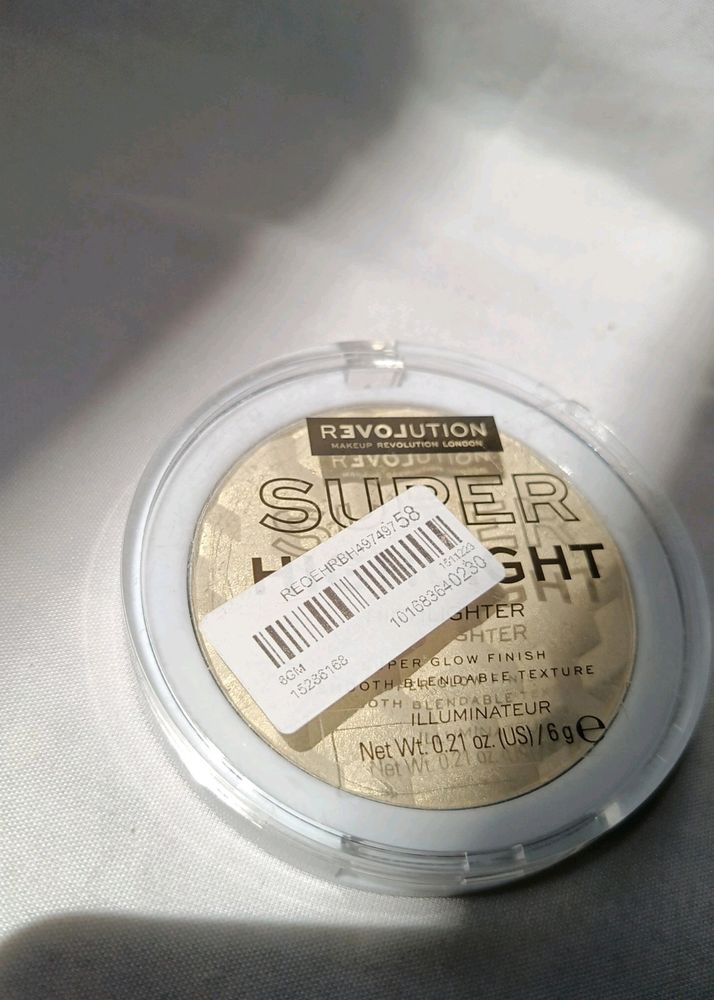 Makeup Revolution Highlighter- Shine