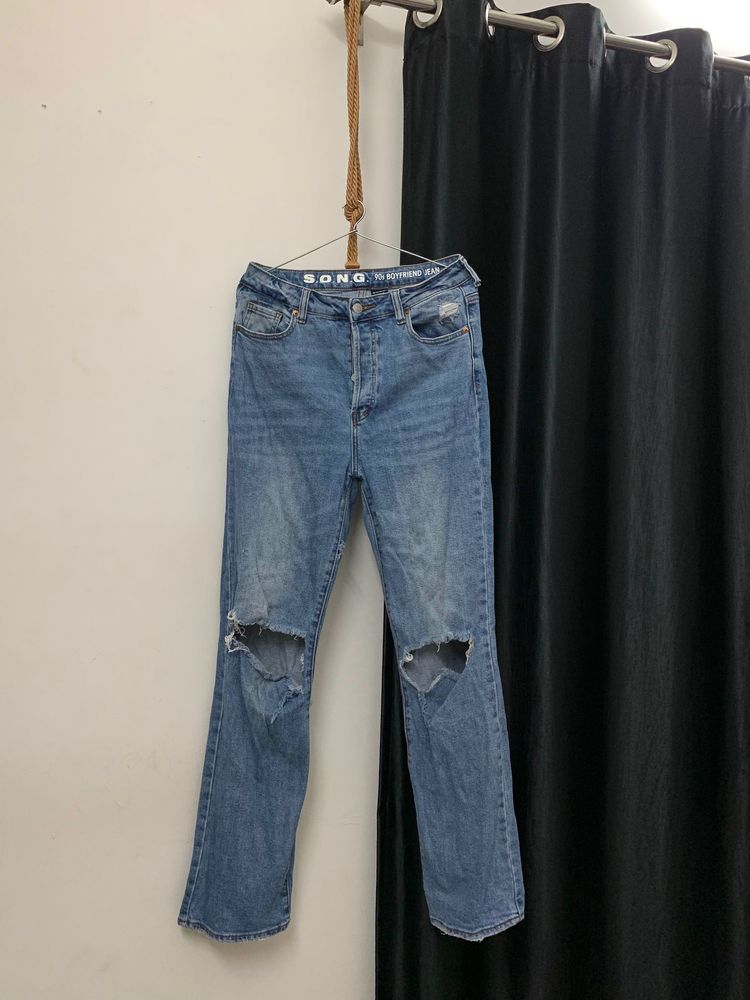 Ripped blue acid wash Denims