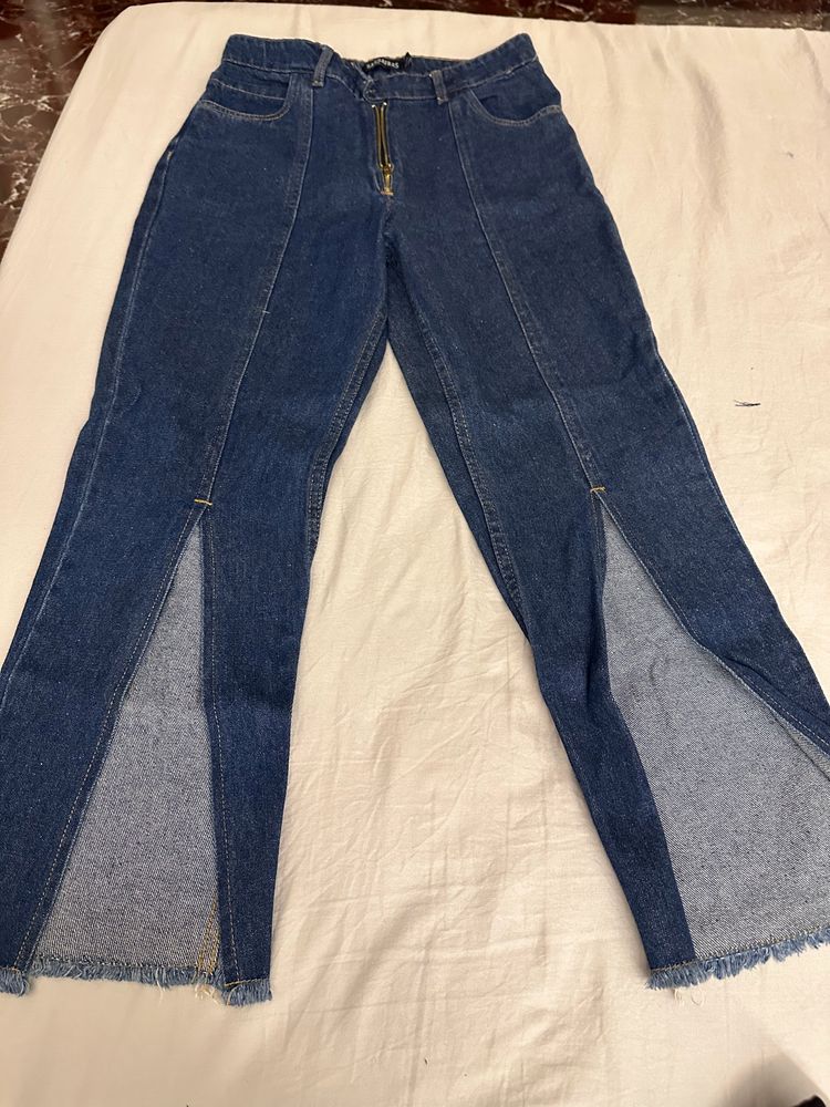 Cut jeans