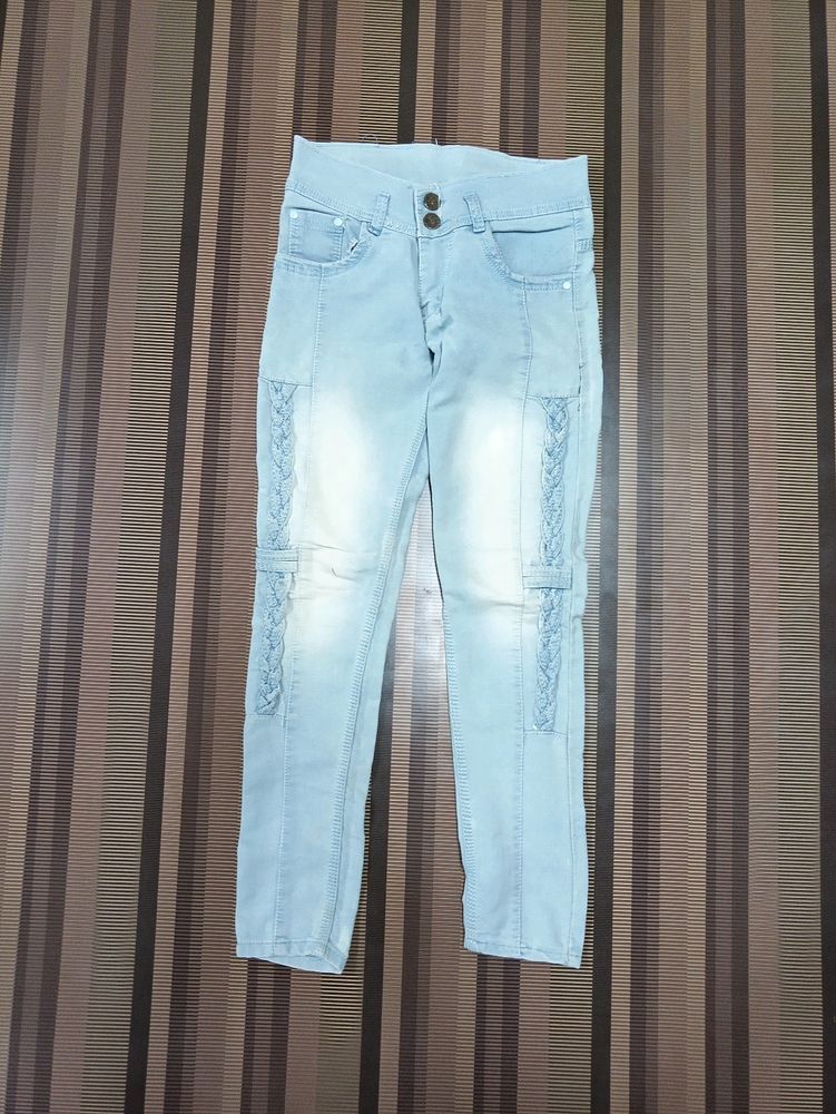 Y-17 Size 28 Slim Fit Women Denim Jeans