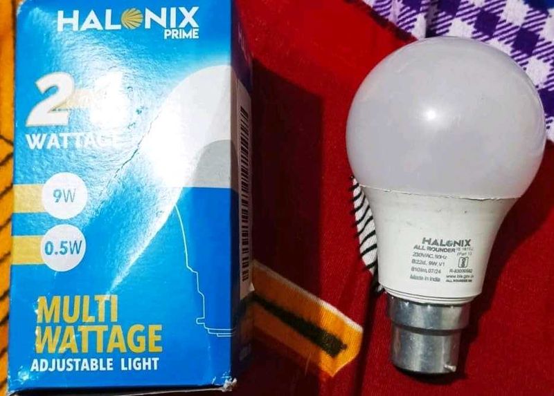 Halonix 2 in 1 All Rounder 9W,0.5W LED Bulb