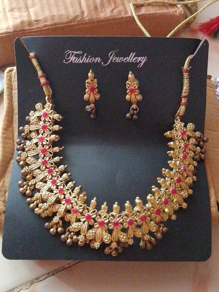 Jwellery Set With Silver Necklace Free