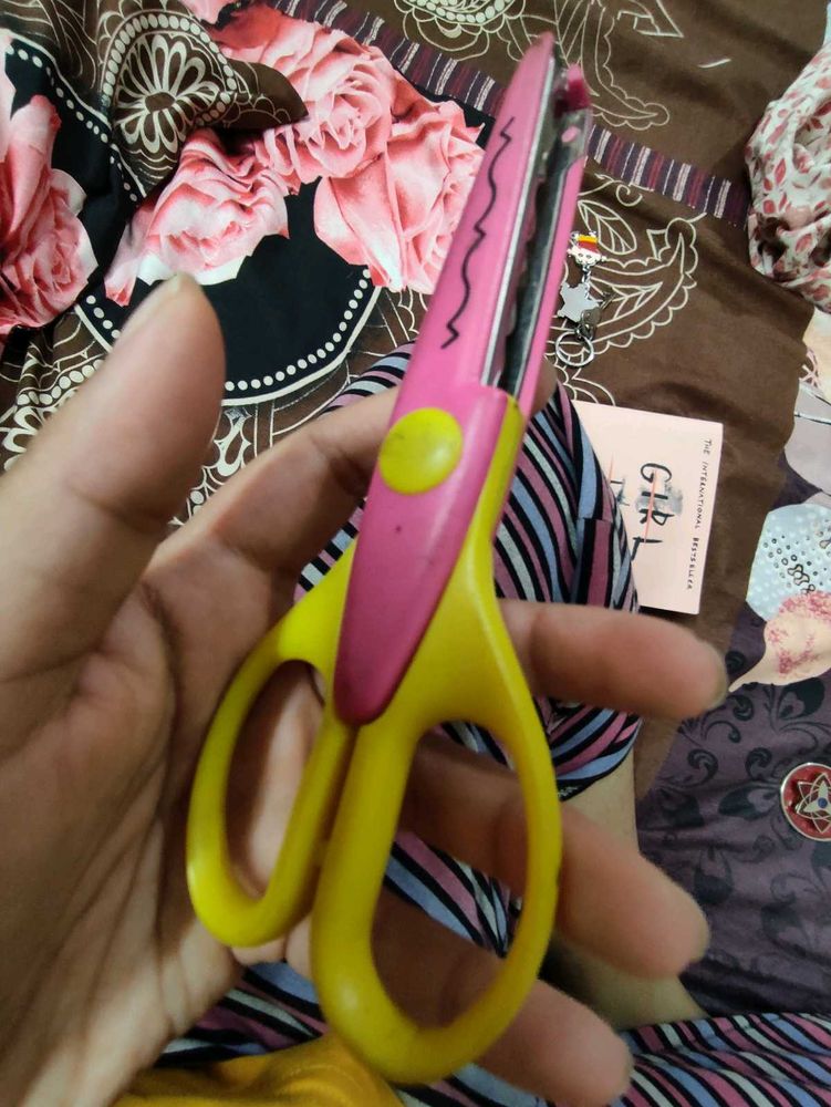 Zig-zag Scissors