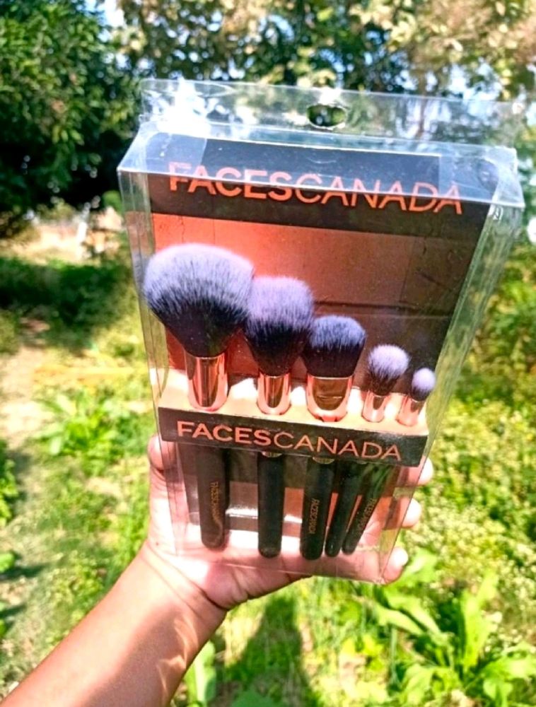 FACES CANADA❤️5 IN 1 MAKEUP BRUSHES ⭐