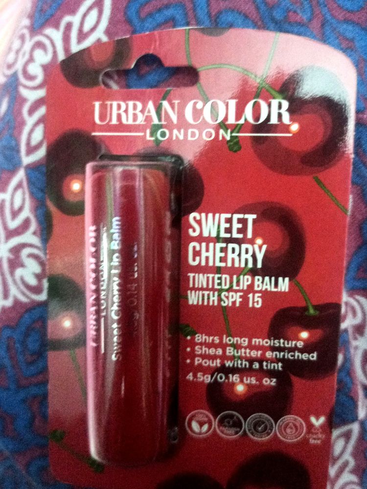 🔥SWEET CHERRY TINTED LIP BALM WITH SPF15🔥