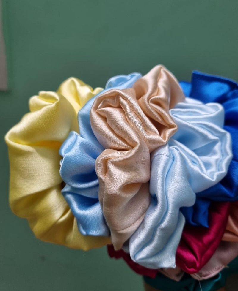 Set Of 12 Random Scrunchies