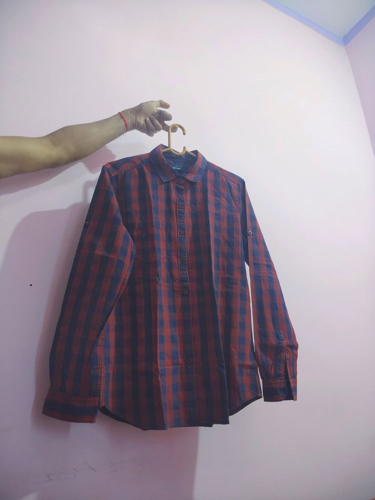 Blend Of Maroon & blue Shirt For Perfect Outin