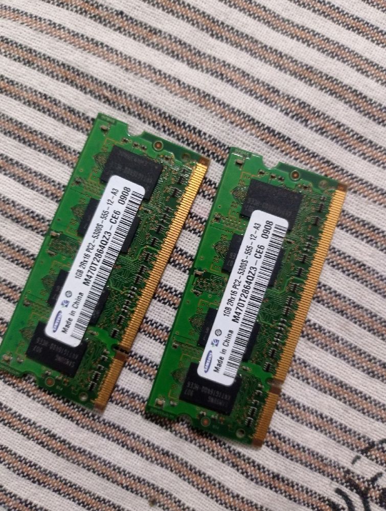 Combo Of 2 samsung DDR2 1gb Ram