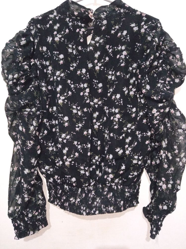 Top With Puffy Sleeves