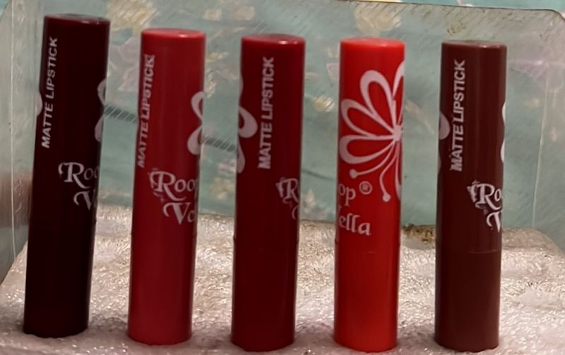 5 Colour Lipsticks