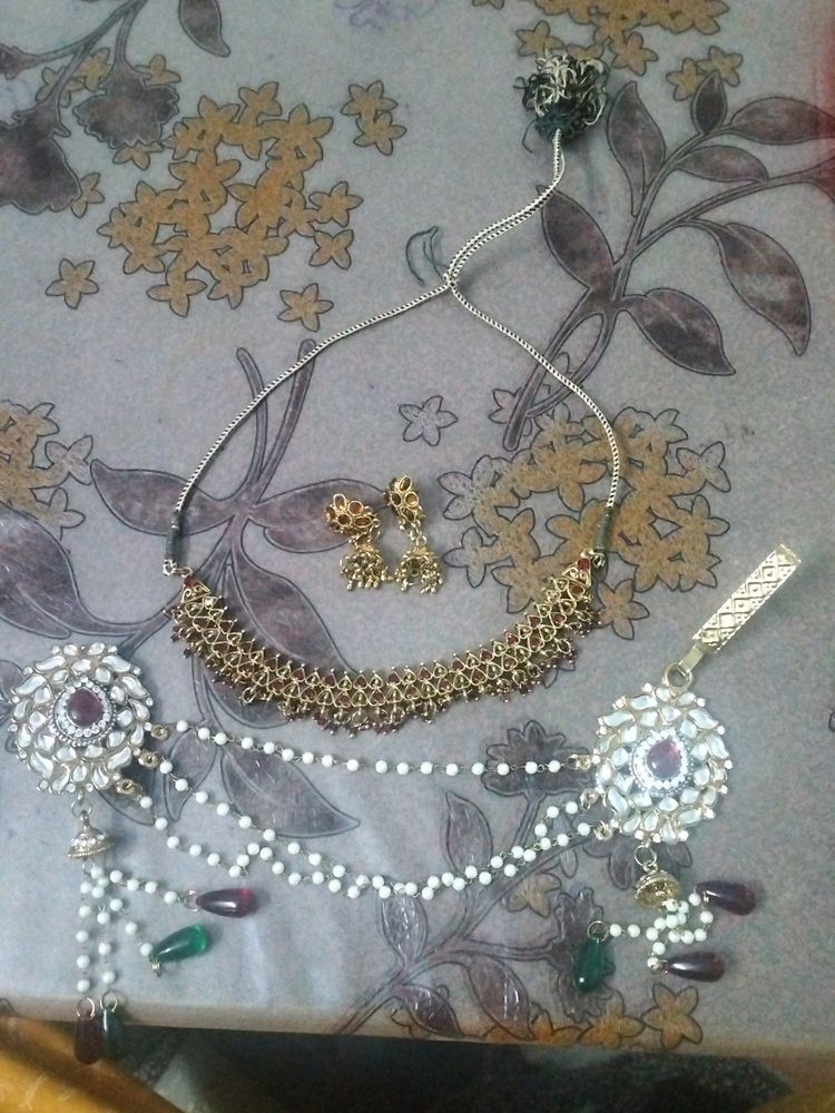 Combo Of Neclace And Saare Pin