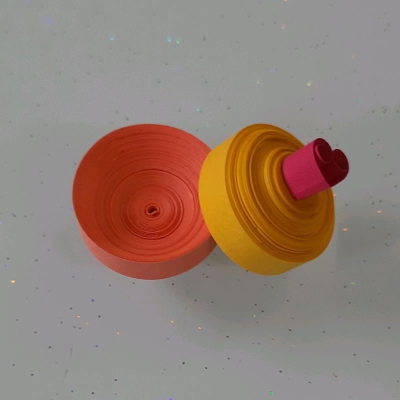 Paper Quilled Vessel🧡