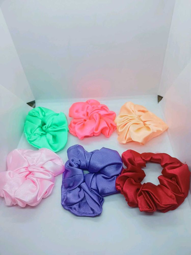 New 6 Pieces Scrunchies With Free Courier Bags