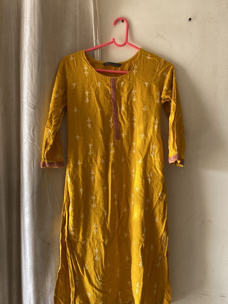 Yellow 3/4 Sleeves Kurta Small Size