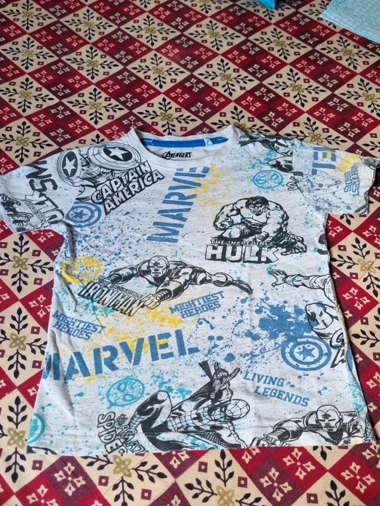 Grey Avengers T-shirt