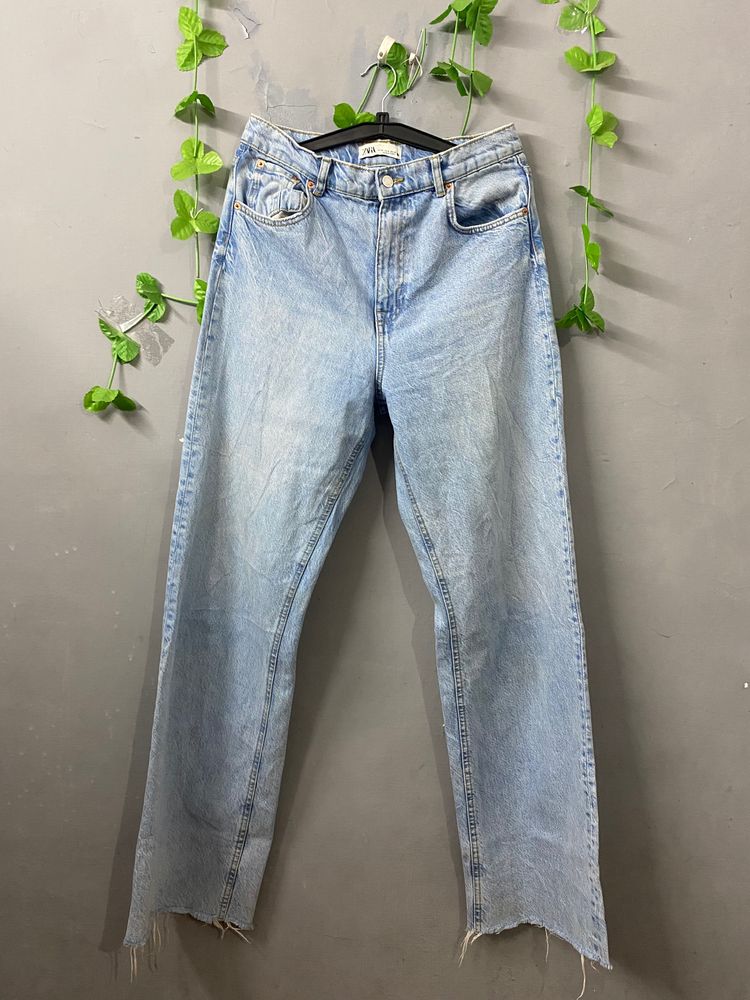 Zara Most Demanding Colour Baggy Luse Jeans