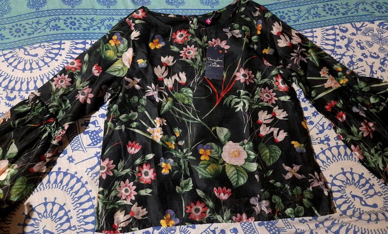 Black Floral print Baloon Sleeves Tunic