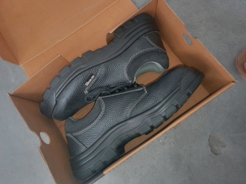 Go Work Heavy Duty  Safety Footwear Size-8