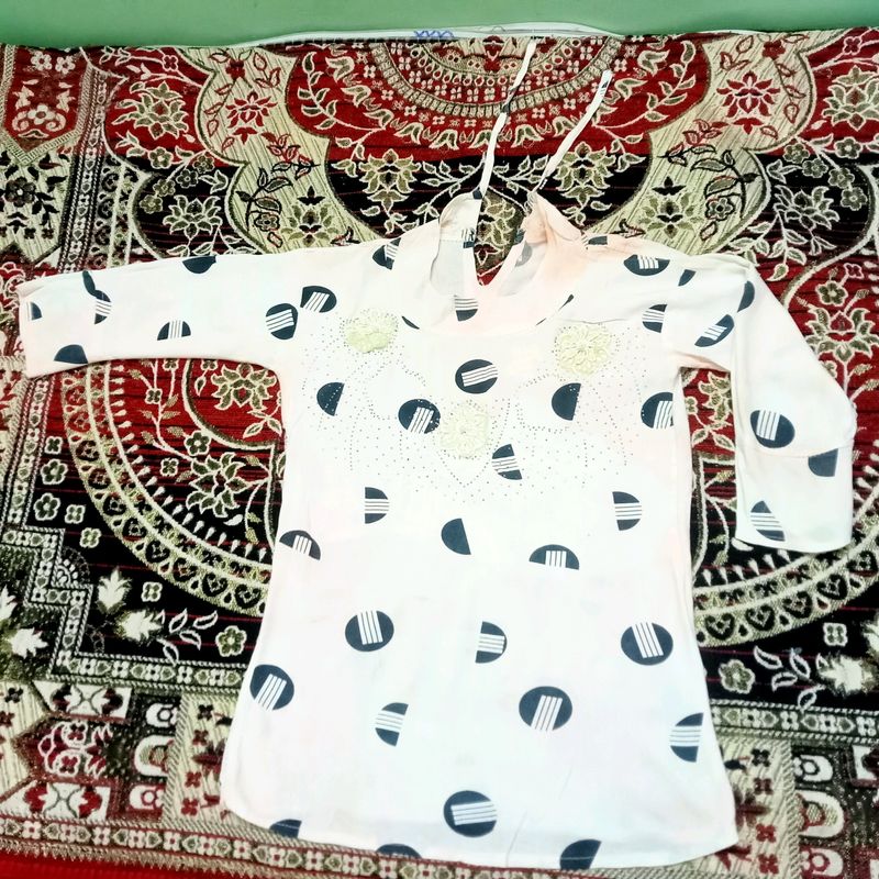 BLACK COTTON CLOTH TOP.👕 For GIRL'S & Women✨😊.