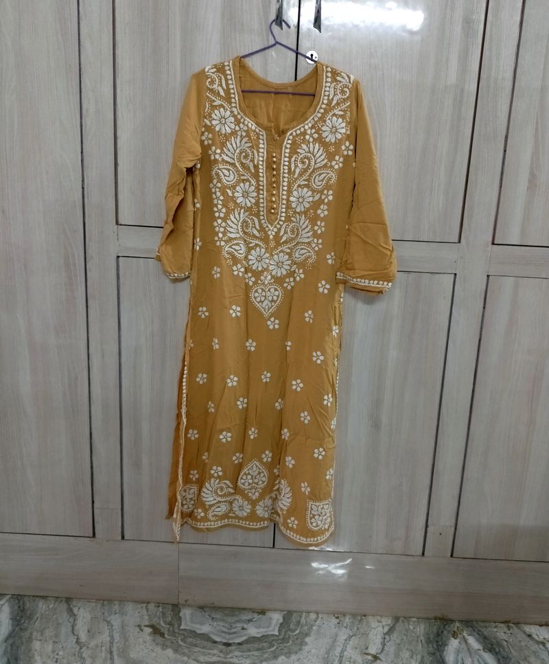 Lucknowi Chickankari Kurta