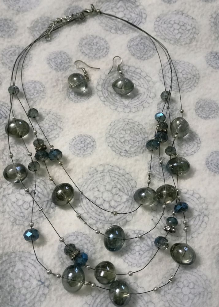 NEW FANCY NECKLACE WITH EARRINGS