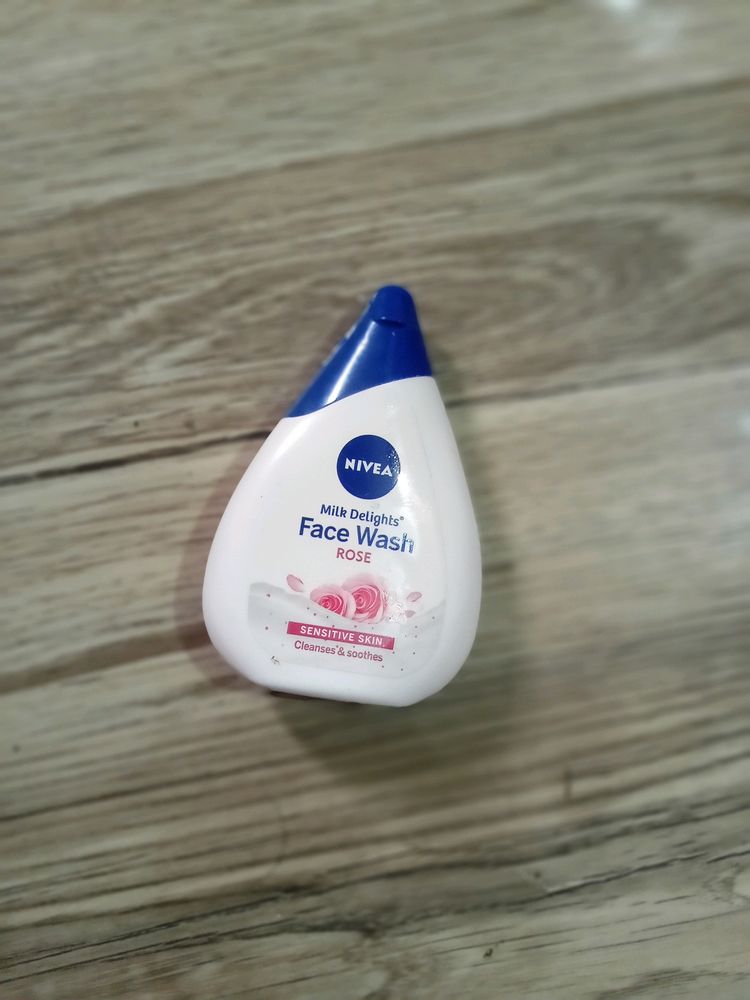 Nivea Milk Delights Facewash Rose