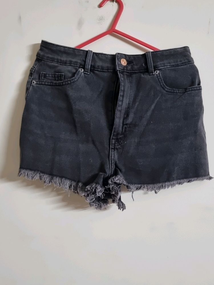 27 Waist H&M Shorts