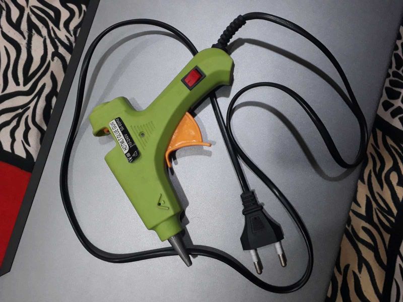 HOTMLT GLUE GUN