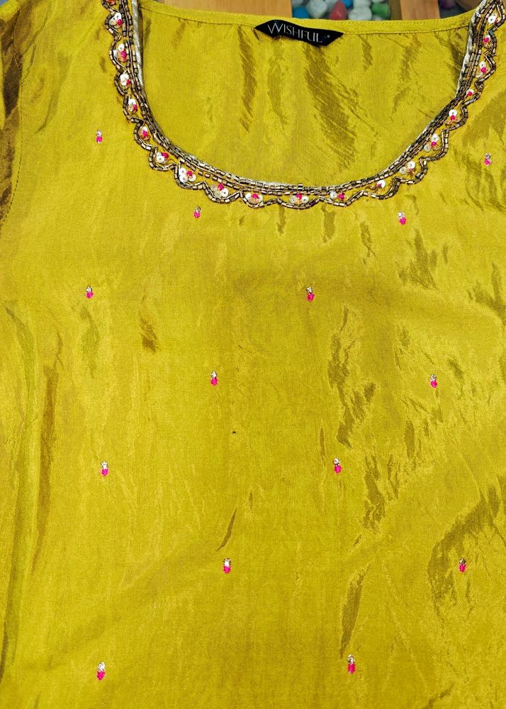 Aari Work Kurti