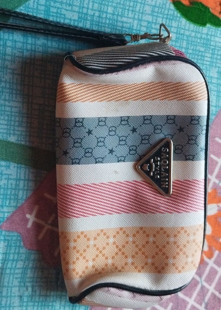 Small Handy Pouch With 3 Compartments