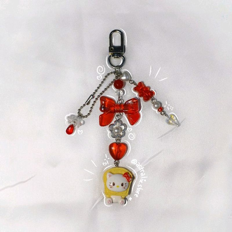 ₊˚⊹౨ hello kitty keychain ৎ ₊˚⊹