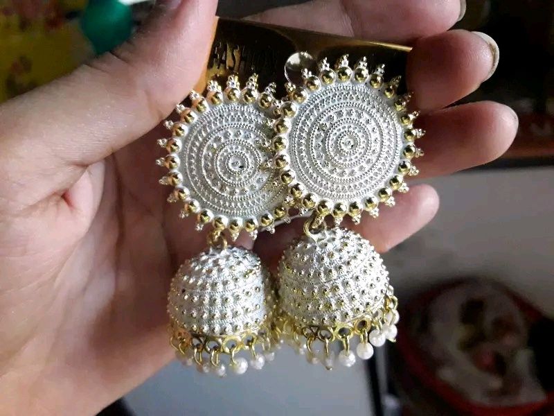 White Jhumka