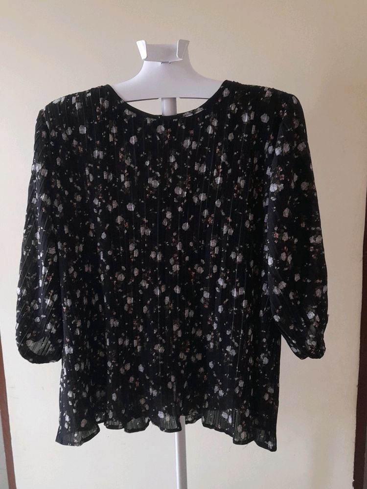 Black Floral Wrinkle Top