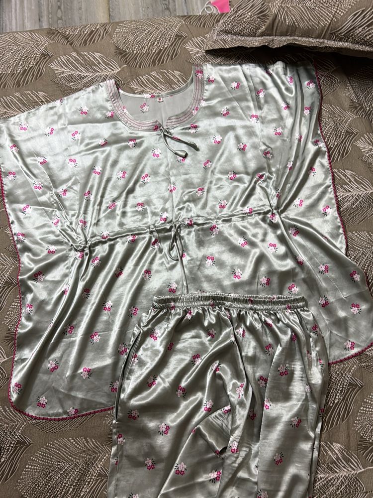 Satin kaftan Pj’s