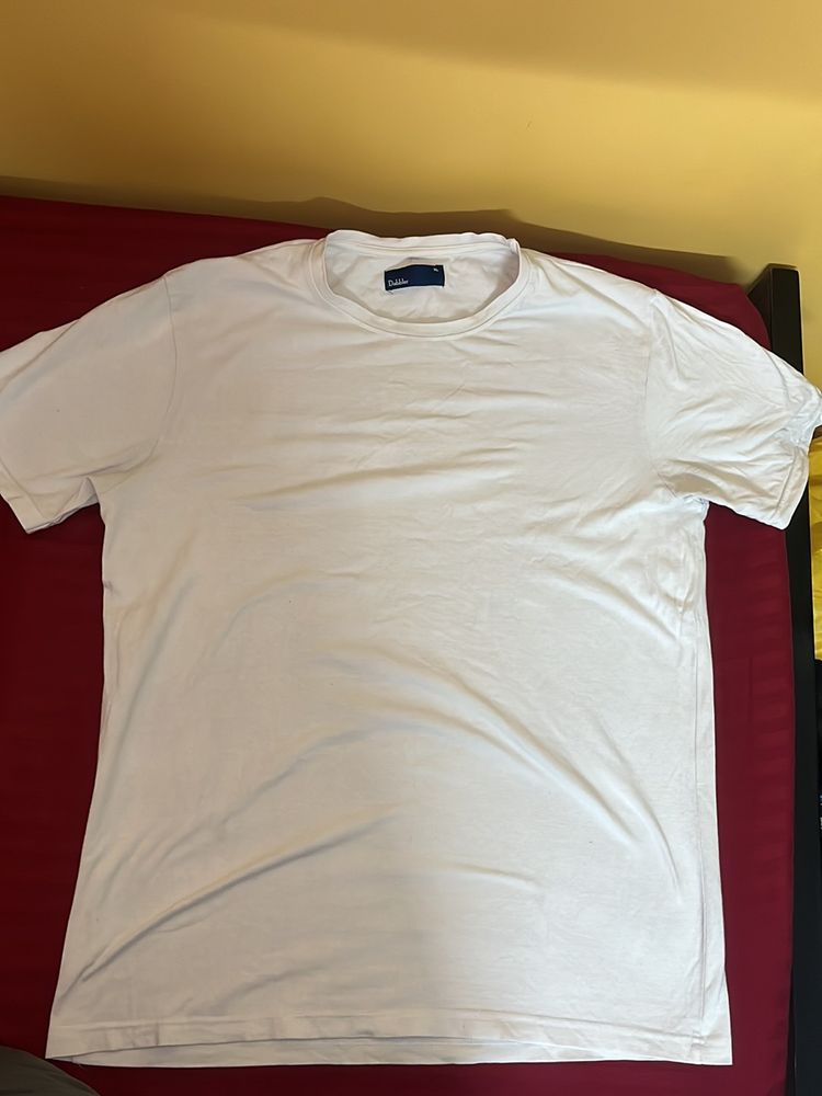 White T-shirt !