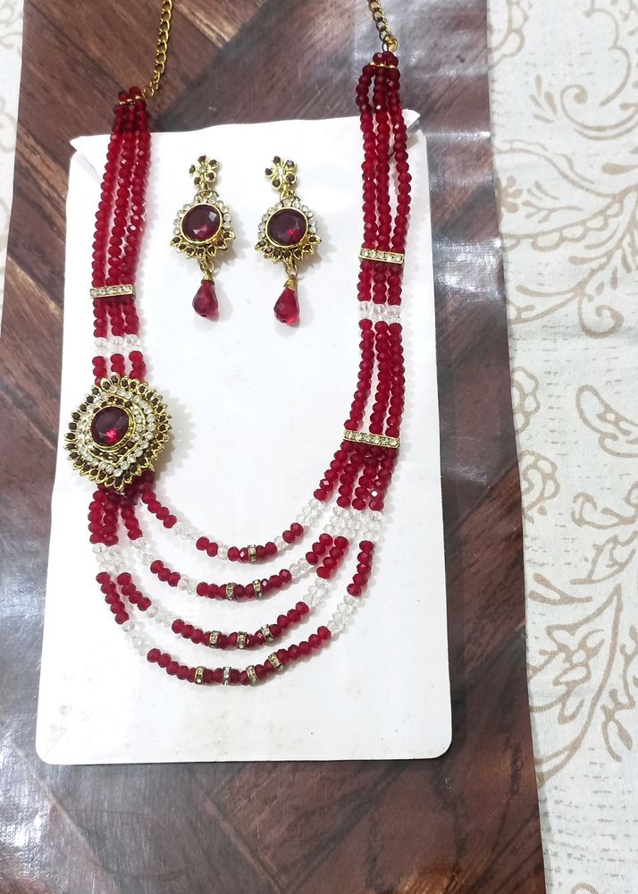 Red White Necklace Set