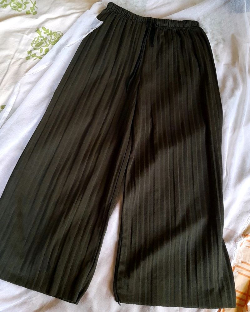 GREEN PLEATED PANTS/CULOTS