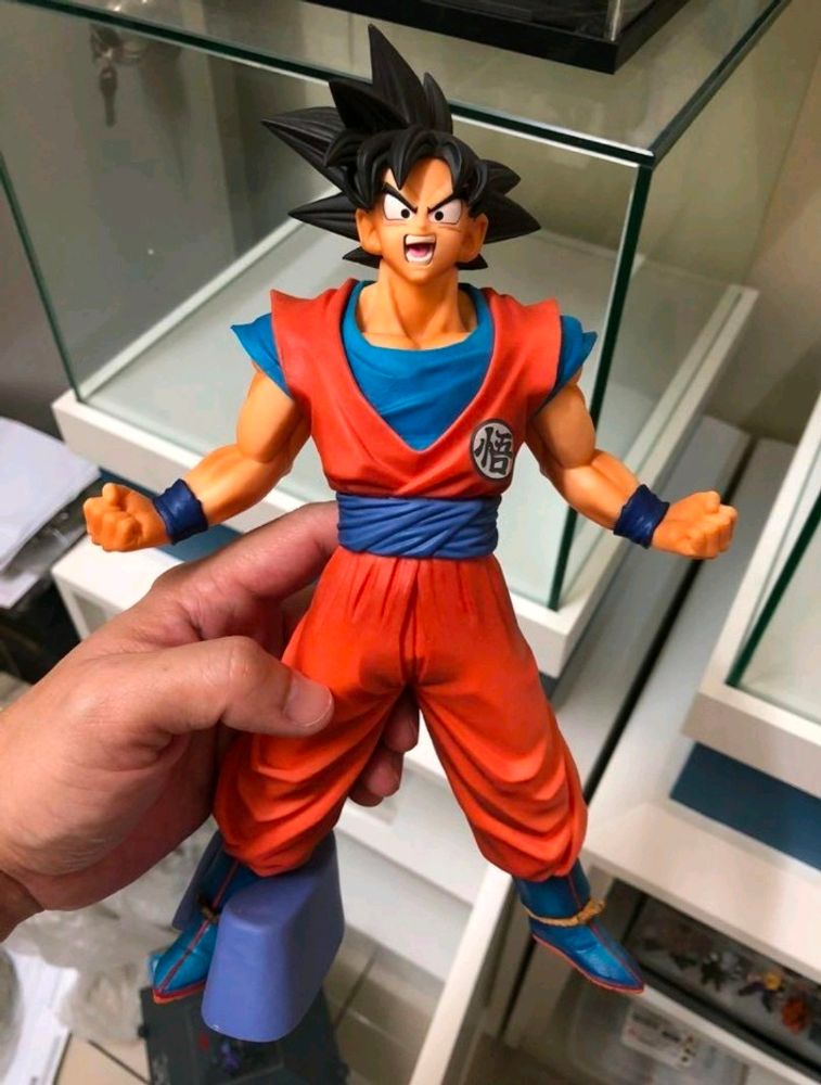 DBZ - Super Saiyan Goku Action Figure