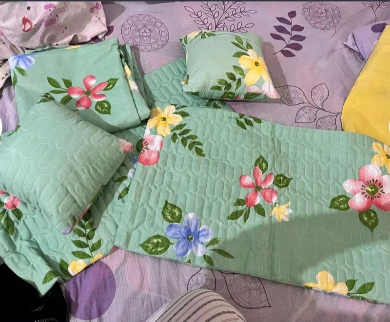 Double Bedsheet With Pillow Covers