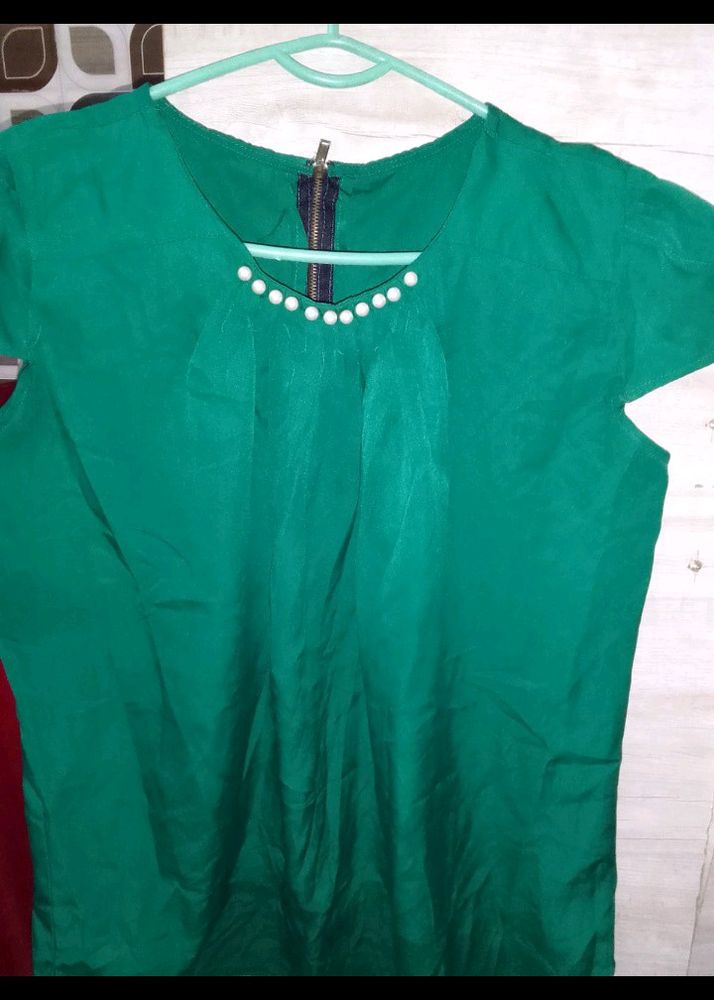 Green Colour Top With Pearl On The Neck