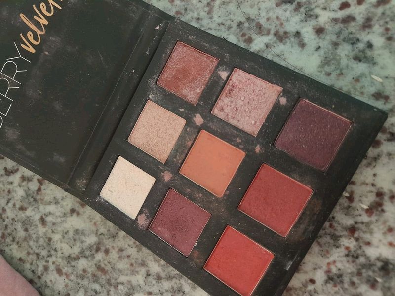 Berry Velvet Eyeshadow Palette