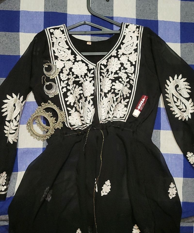 🦢 Aesthetic Chikankhari Black Short Kurti 🪞✨️