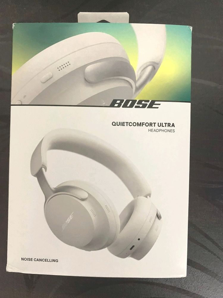 BOSE Quietcomfort Ultra Headphones. Silver color