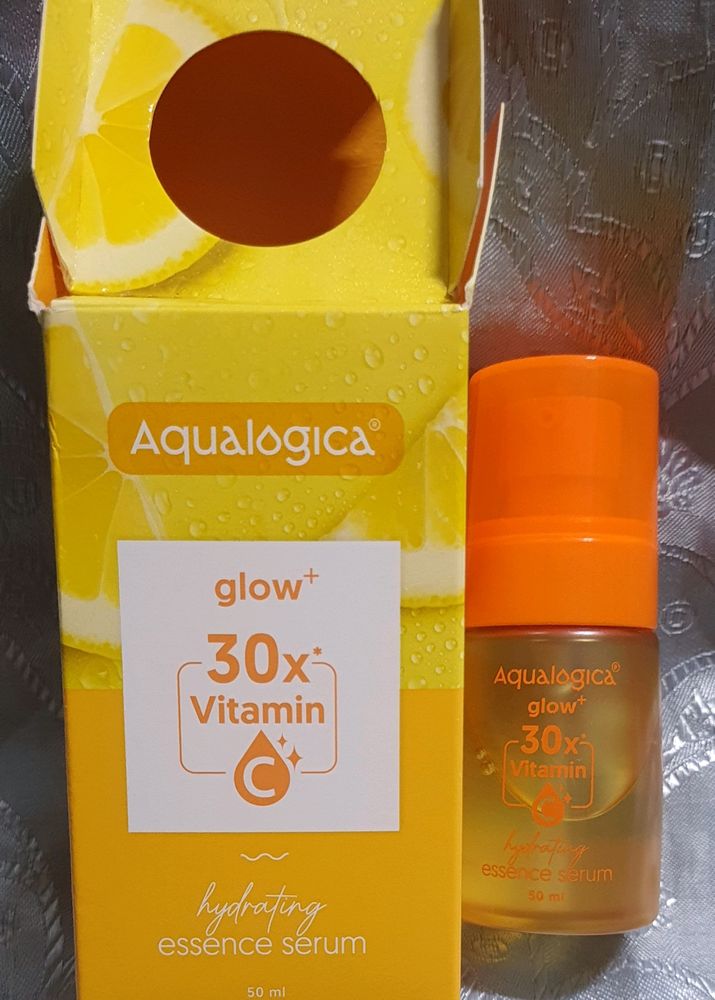 Aqualogica Glow 30x Vitamin C Essence Serum