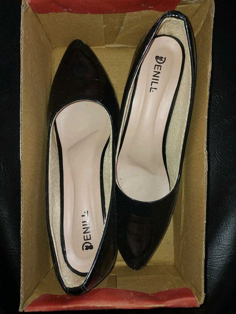 Denill Blocked Heels. Size 40/6.5