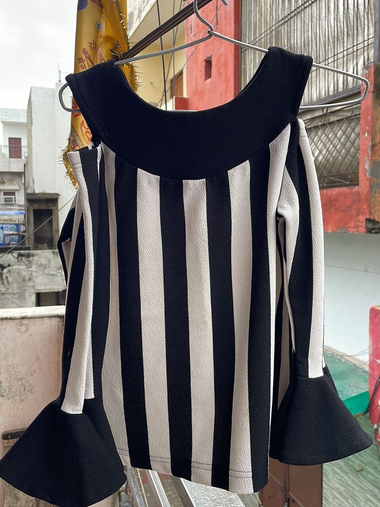 Black And White Line Shoulder Cut Top