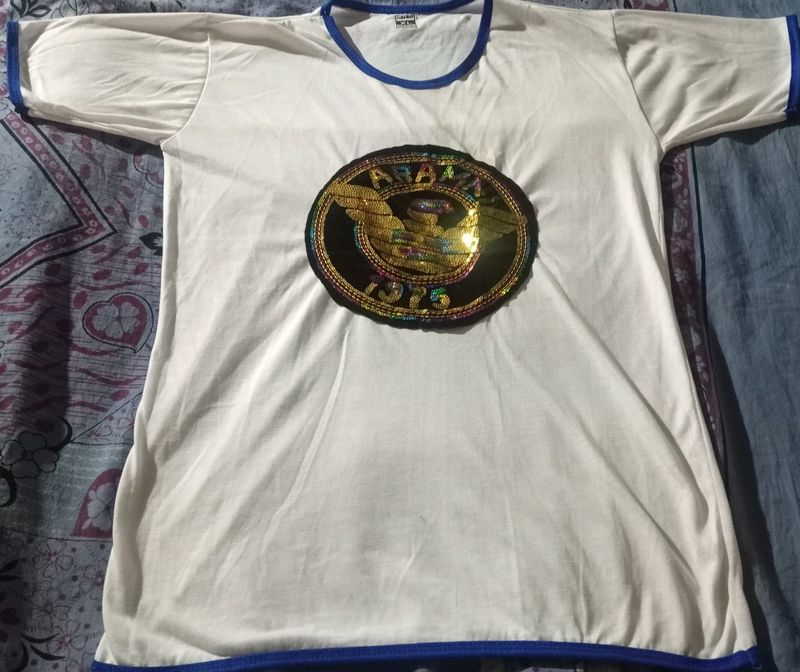 White T Shirt With Embroidery