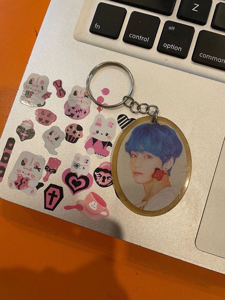 BTS TAEHYUNG/V KEYCHAIN