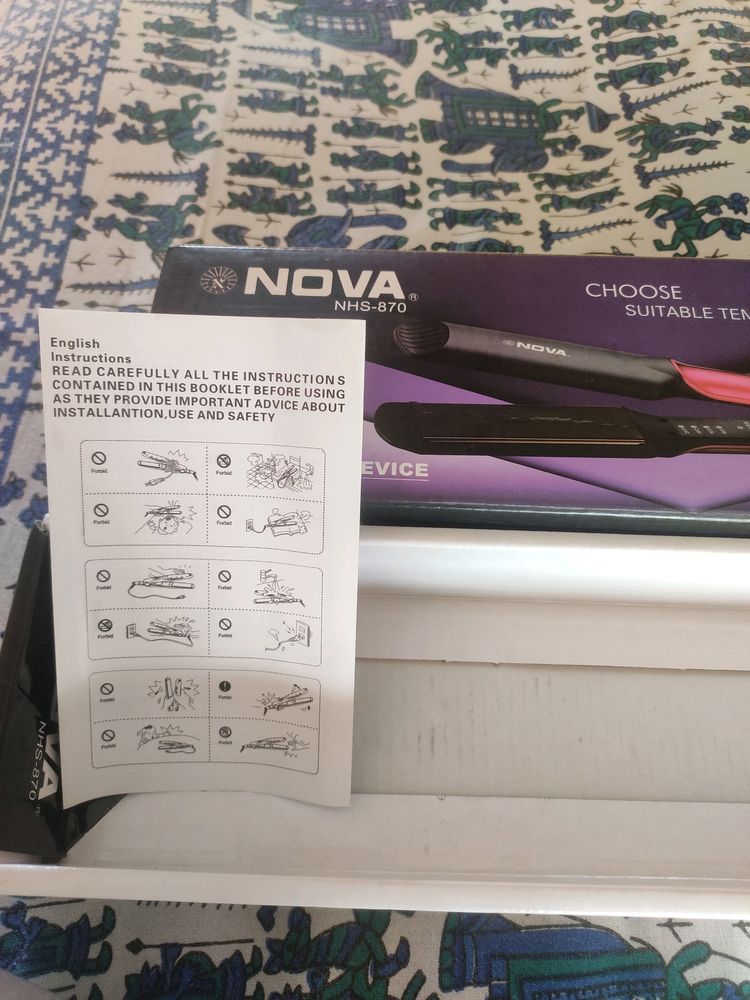 NOVA HAIR STRAIGHTENER